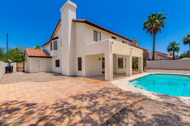 Building Photo - 6121 E Saddleback St