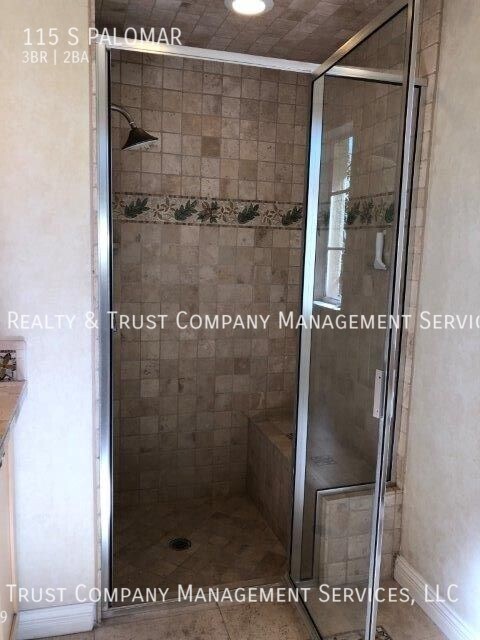 Building Photo - 115 S Palomar Dr