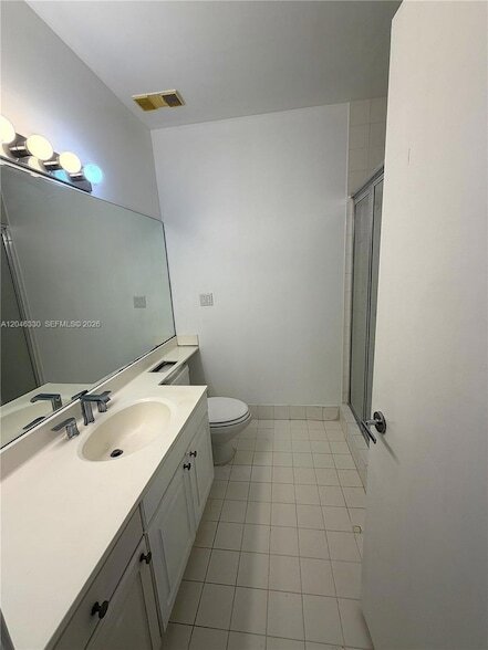 Building Photo - 3640 Yacht Club Dr