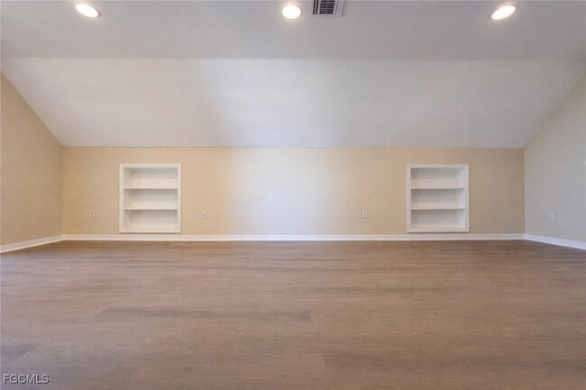 Building Photo - 3618 SW 2nd Ln