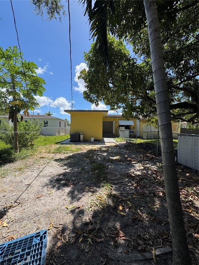 Building Photo - 100 NW 64th Ct