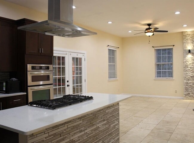 Building Photo - 975 State Hwy 95