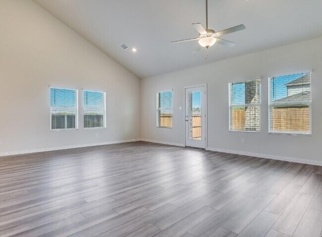 Building Photo - 4110 Broadleaf Dr
