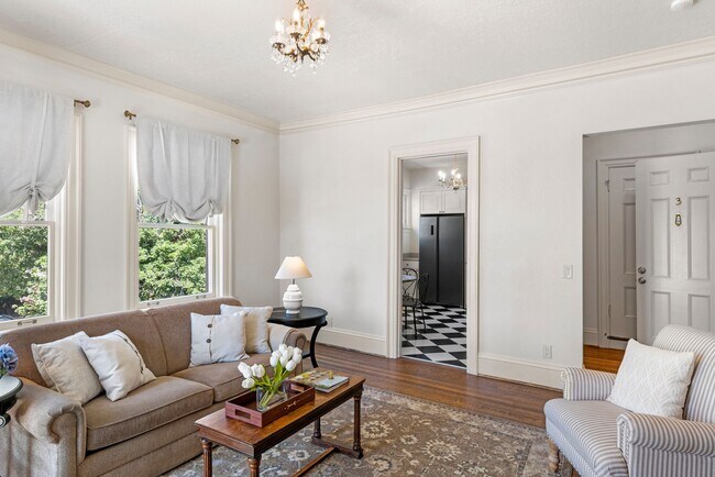 Building Photo - All-Utilities-Included Studio in Historic Bristol Manor | Pet Friendly