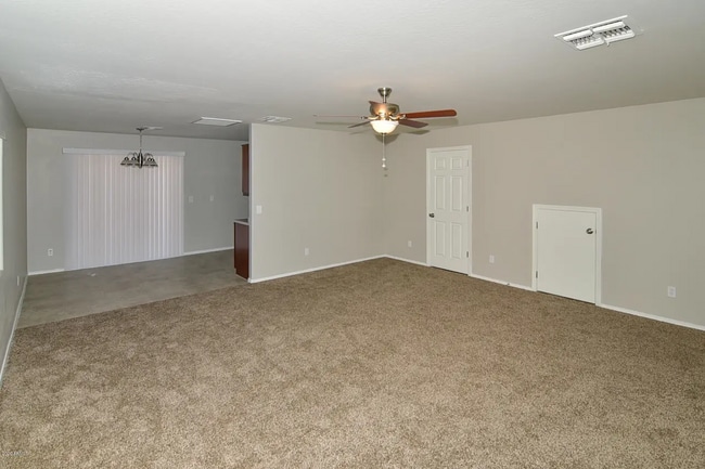 Building Photo - 506 E Townley Ave