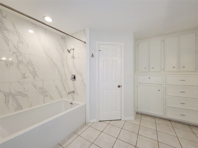 Building Photo - 20506 Laverton Dr