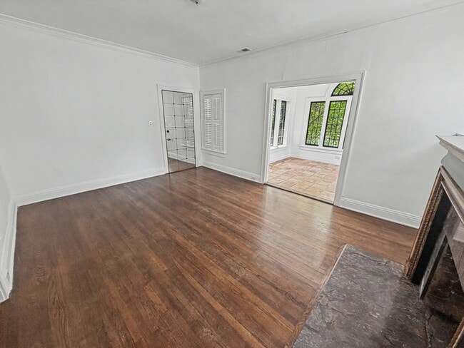 Building Photo - 340 N McLean Blvd