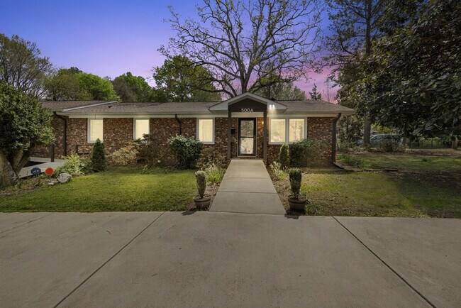 Building Photo - 500 Oak Ave