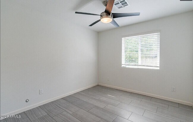 Building Photo - 1262 E Hermosa Dr