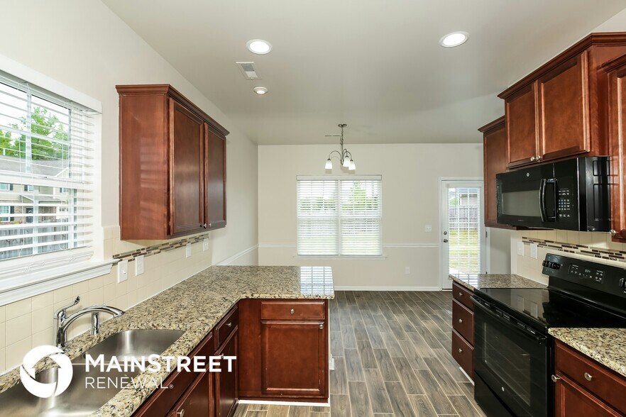 Building Photo - 105 Emerald Dr