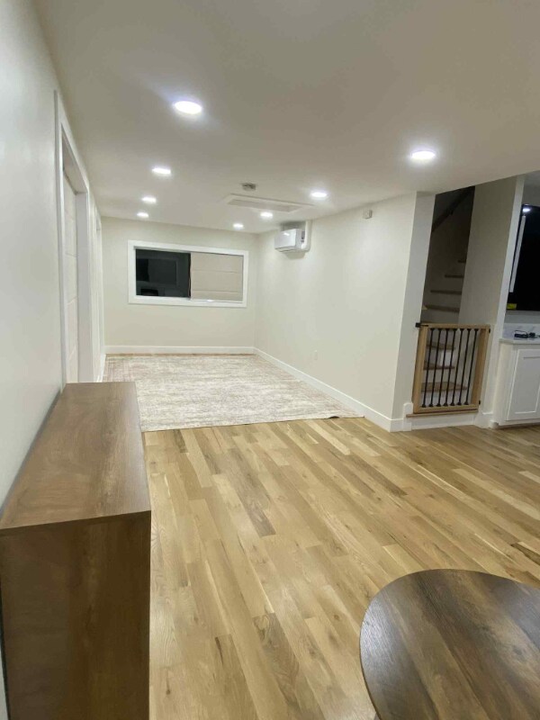 Building Photo - 8 Russell Rd