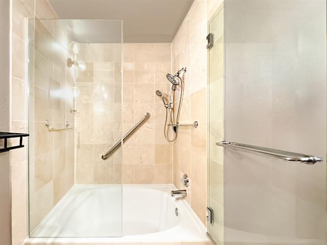 Building Photo - 3225 Turtle Creek Blvd