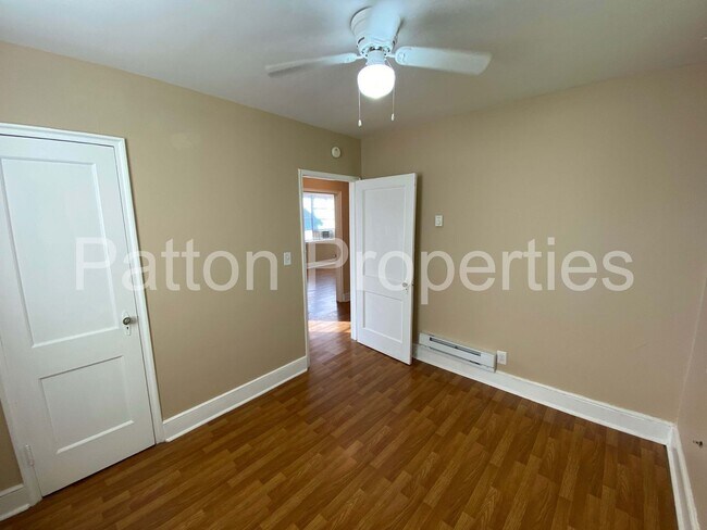 Building Photo - 1013-1015 Munsen Springs Dr - Inside CoC - R16501-02-14