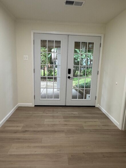 Building Photo - 5101 Ampthill Dr