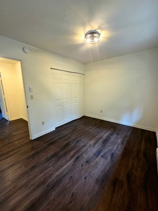 Building Photo - 10819 Washington Ct