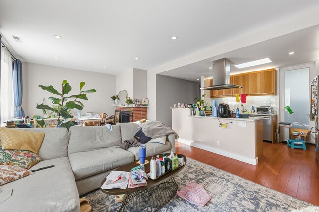 Building Photo - 26 Winfield St