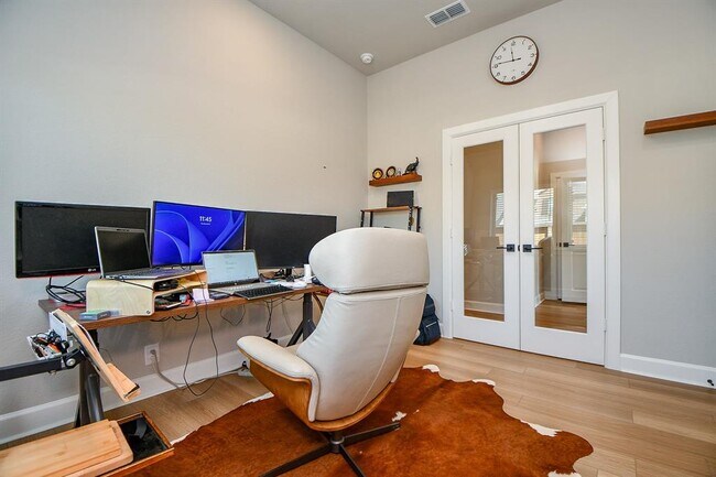 Building Photo - 18426 Bluebird Br Ln