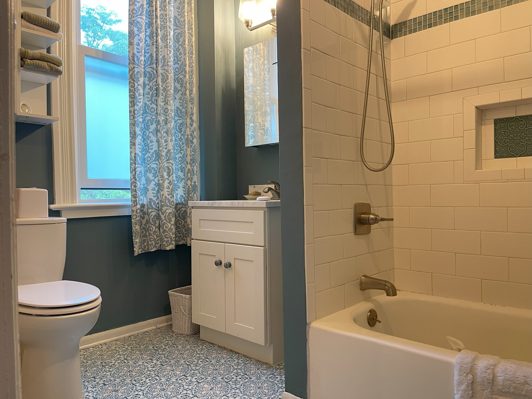 New bathroom - 826 Selby Ave
