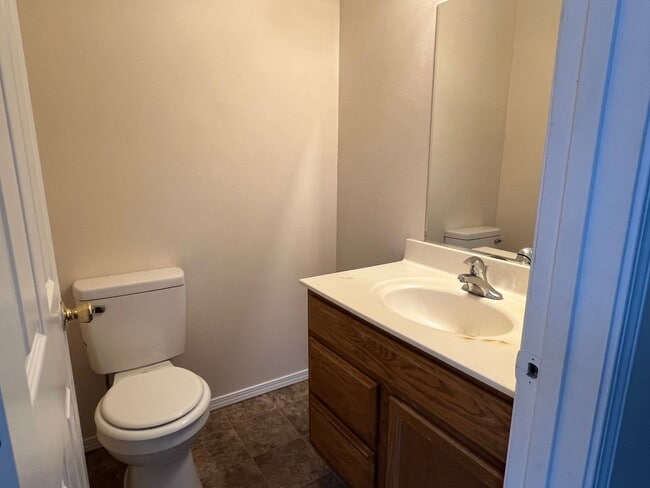 Building Photo - 1021 E Lynn St