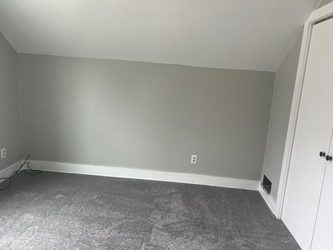 Building Photo - FOR RENT: Recently renovated home in Neenah!