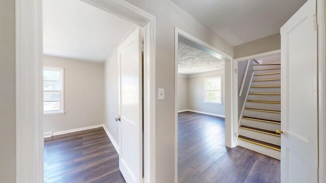 Building Photo - W.130th-Bellaire neighborhood, updated 3 b...