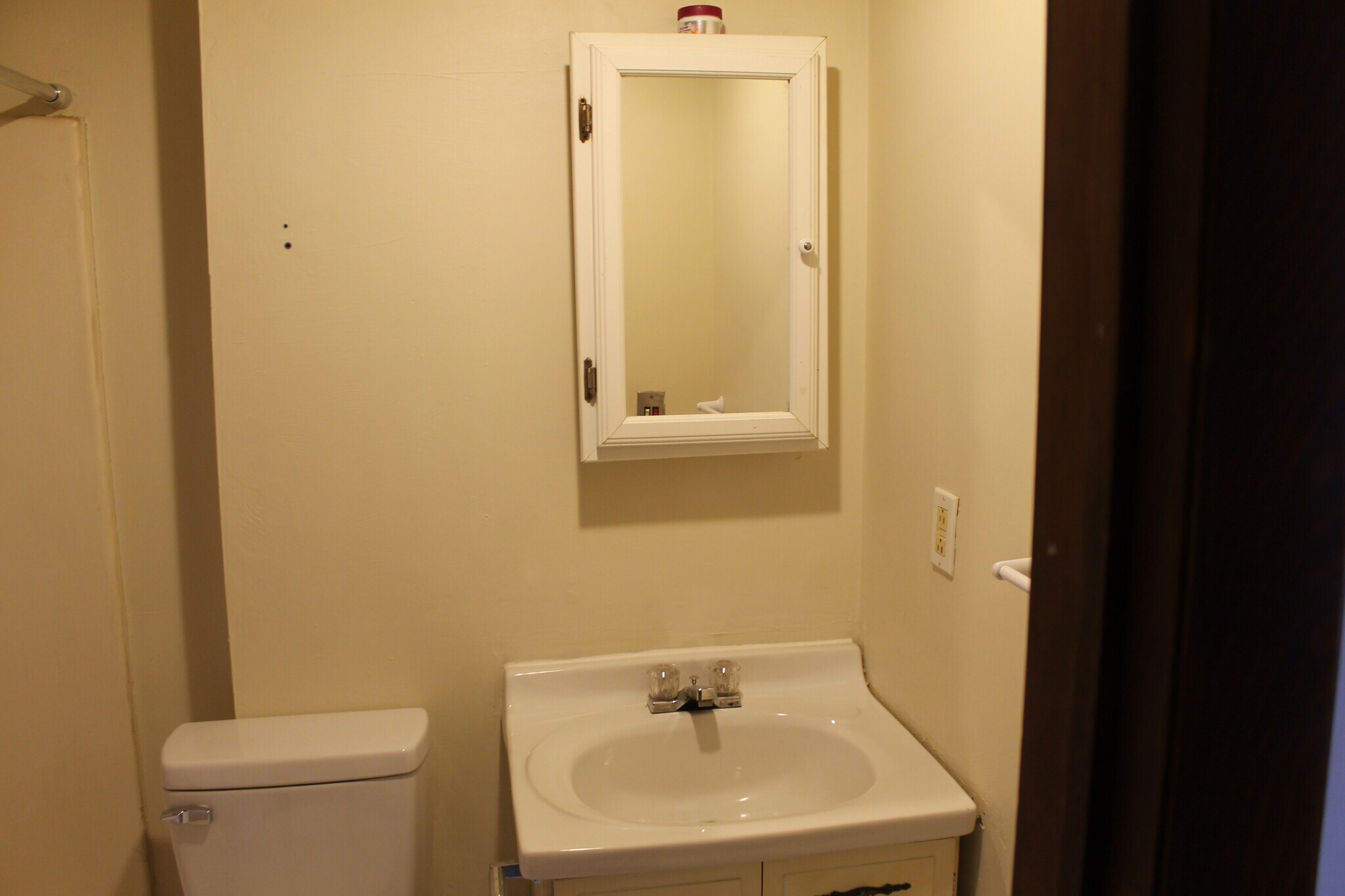 Building Photo - 457 W 8th St