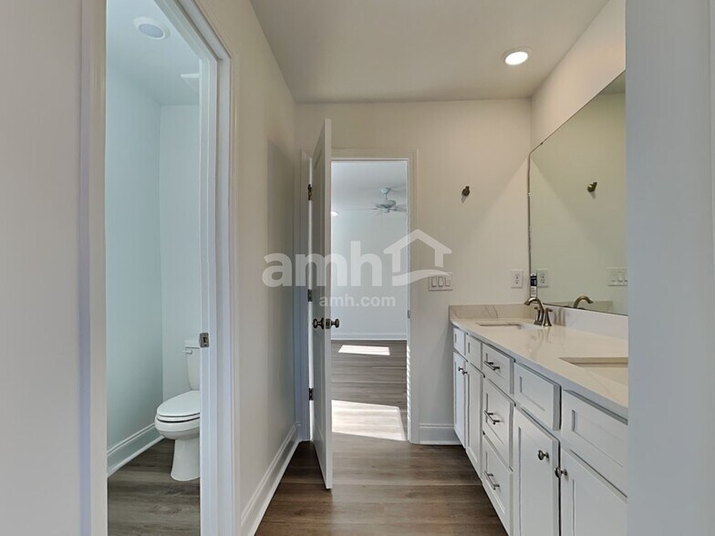 Building Photo - 168 Portside Pk Dr