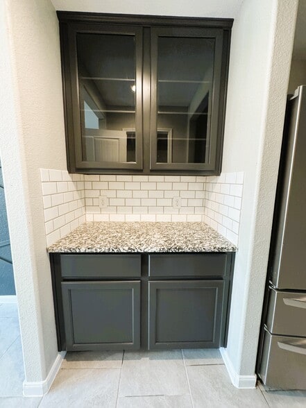 Building Photo - 615 Calm Ct