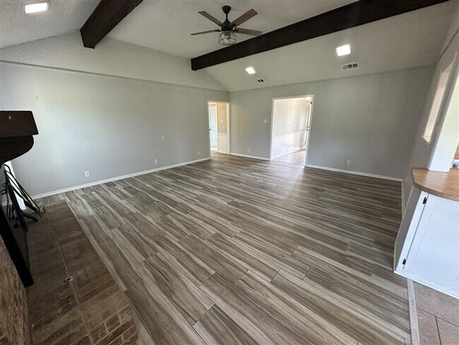 Building Photo - 14508 Hwy 31 W