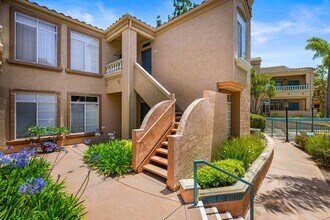 Building Photo - 3581 Cameo Dr