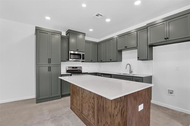 Building Photo - 8754 Patriot Dr