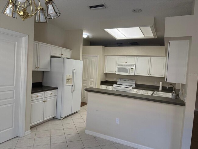 Building Photo - 410 Fairlane Dr
