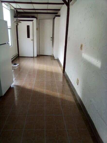 Building Photo - 153 Main St