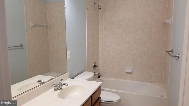 Building Photo - 43649 Riverpoint Dr