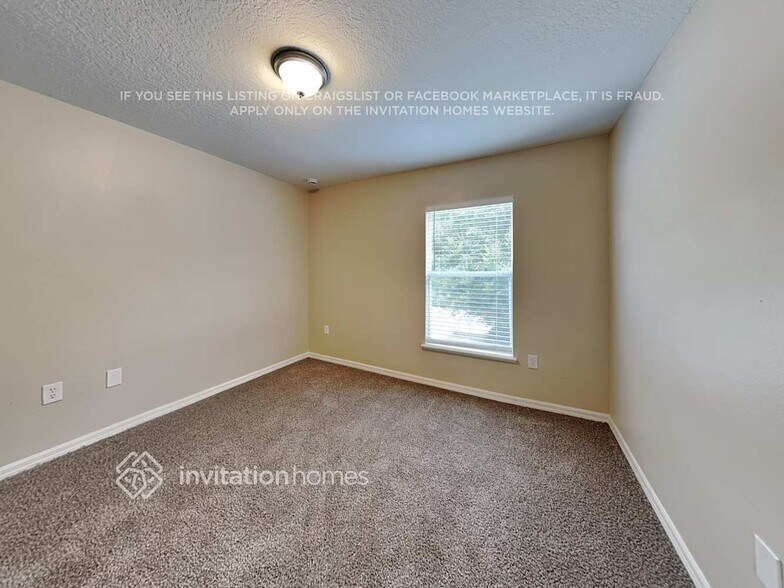 Building Photo - 16537 Corner Lake Dr