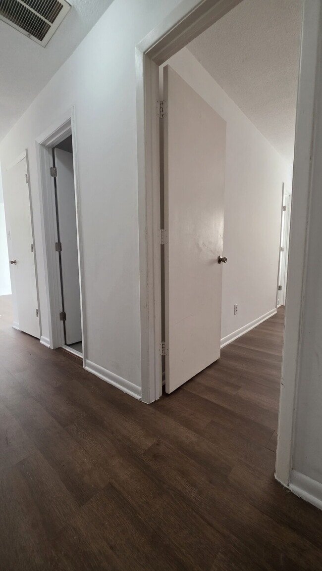 Building Photo - Updated 3-Bedroom Home with Open Layout and Large Backyard