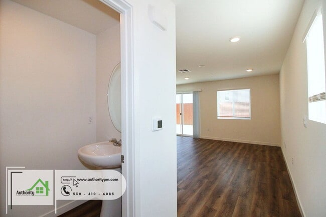 Building Photo - 847 Congaree Ln