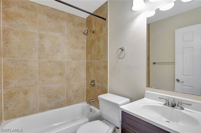 Building Photo - 706 111th Ave N