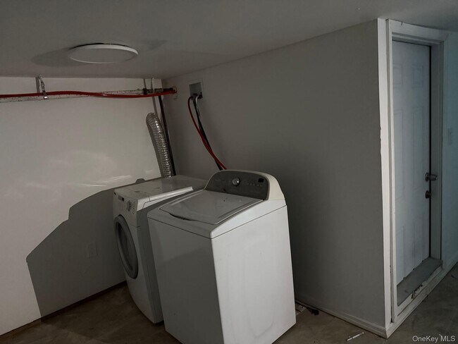 Building Photo - 27 A Wood Rd