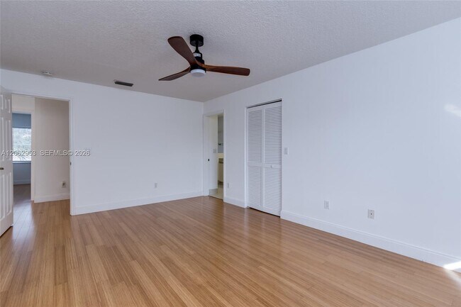 Building Photo - 1540 N Trafalgar Cir