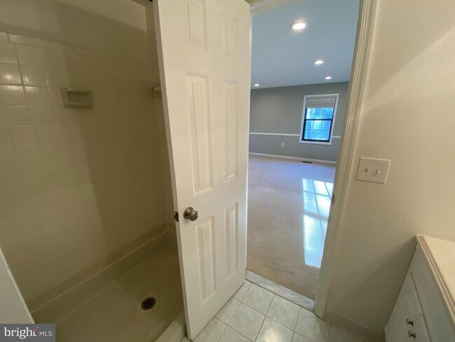 Building Photo - 9400 Candleberry Ct