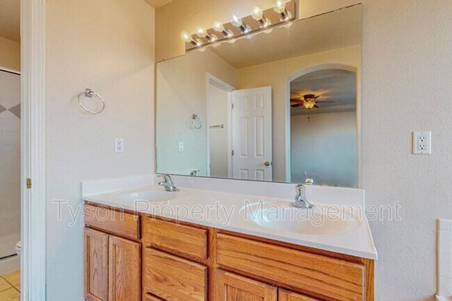 Building Photo - 9224 Ashfall Pl NW