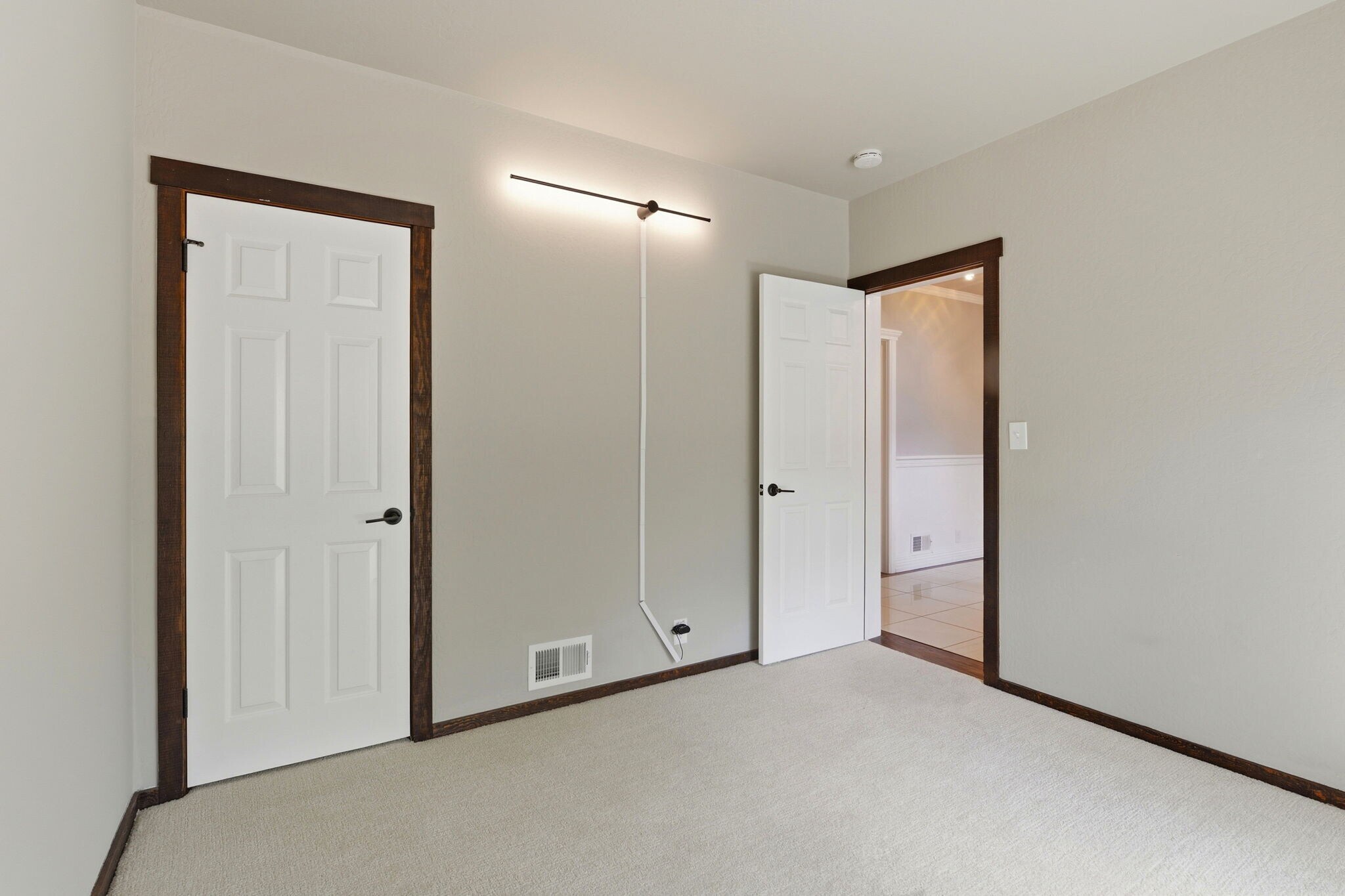 Building Photo - 158 Los Robles Dr