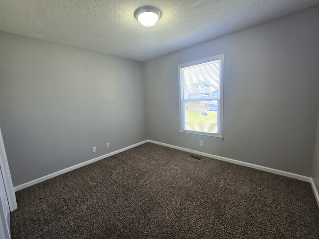 Building Photo - 202 Meagan Ct