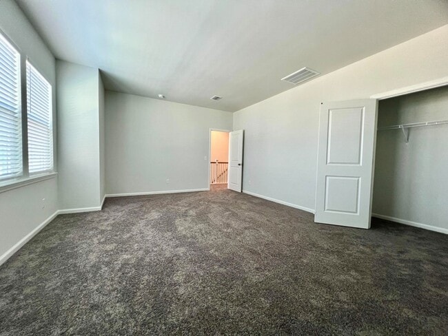 Building Photo - 4008 Flatiron Dr