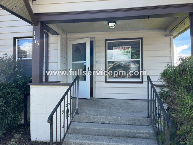 Building Photo - Wonderful corner lot home.