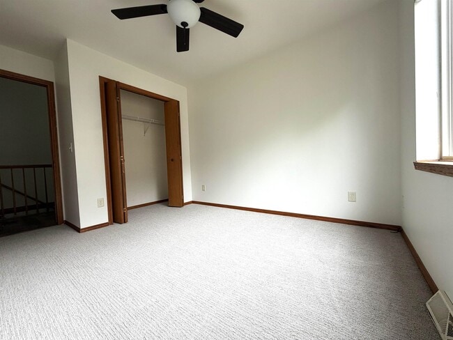 Building Photo - 1217 Glacier Hill Dr