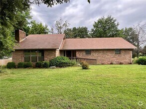 Building Photo - 3 bedroom 2 bath home for lease