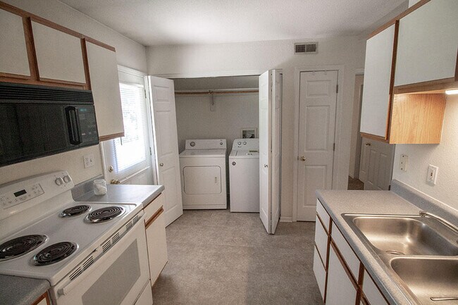 Building Photo - 5202 Tessa Way