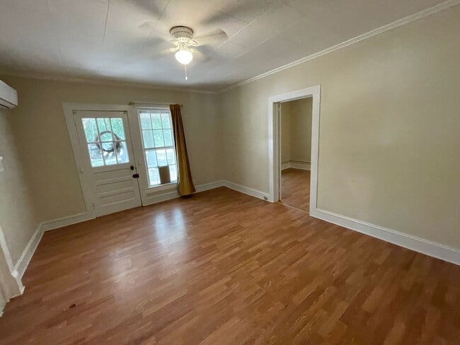 Building Photo - 107 Abernathy St